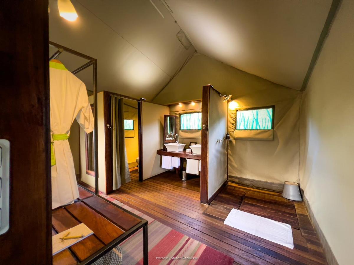 Ongava Tented Camp Okaukuejo Bagian luar foto